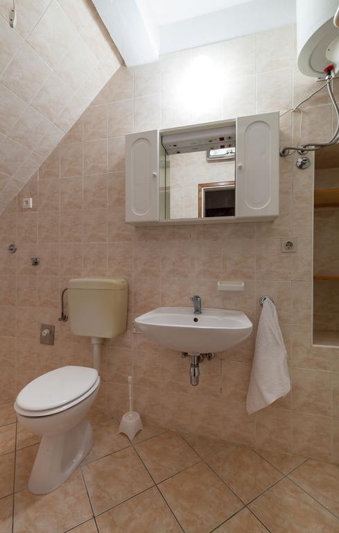 Apartments Nena พิสัก ภายนอก รูปภาพ