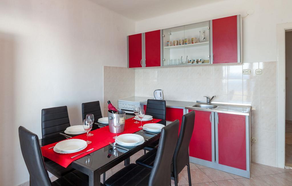 Apartments Nena พิสัก ภายนอก รูปภาพ