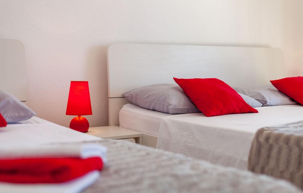 Apartments Nena พิสัก ภายนอก รูปภาพ