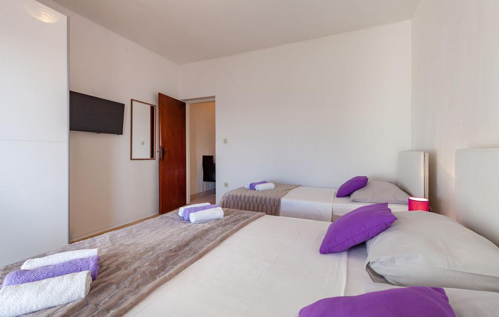 Apartments Nena พิสัก ภายนอก รูปภาพ
